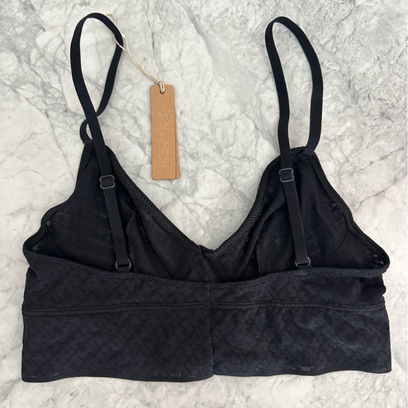 SKIMS LOGO MESH BLACK TRIANGLE BRALETTE - Black | Size XS - Picture 4 of 5